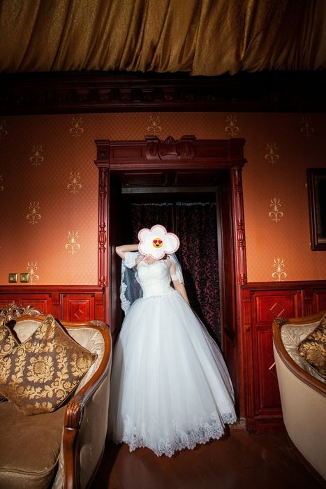 Продаю свою весільну сукню.