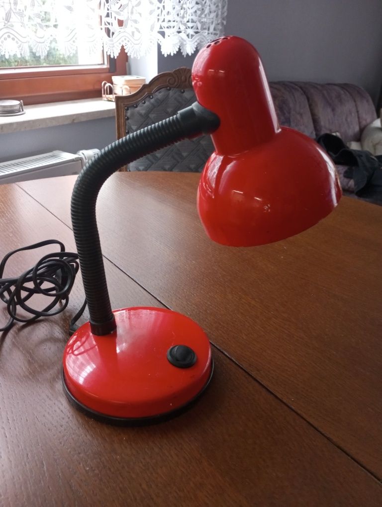 Lampka na biurko regulowana metalowa czerwona PRL