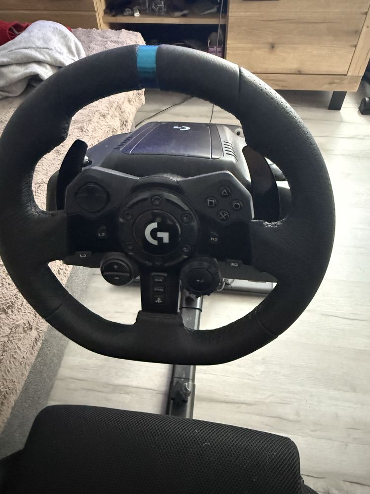 Sprzedam fotel playseat z kierownica logitech g923
