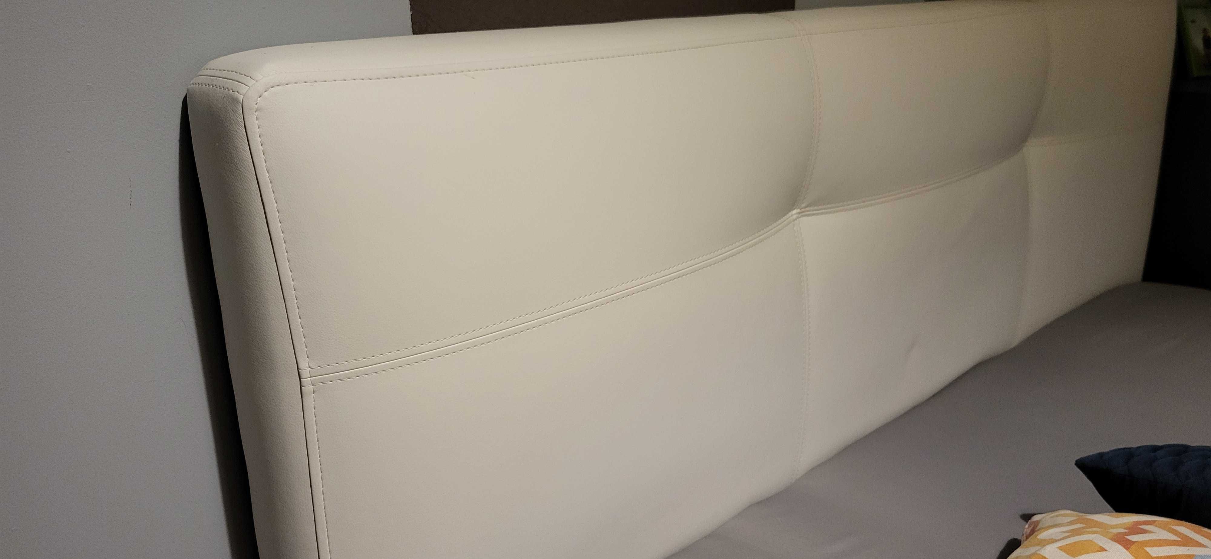 Łóżko do sypialni 160x200 białe pikowane z materacem