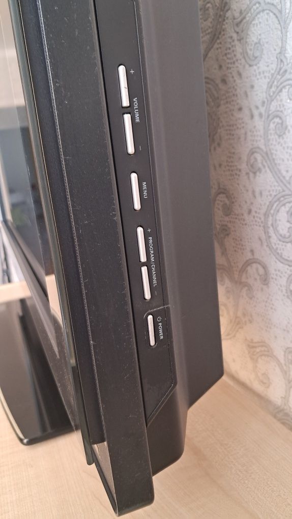 ПродамТелевізор Philips 32PFL7962D/12, в гарному справному стані. В ре
