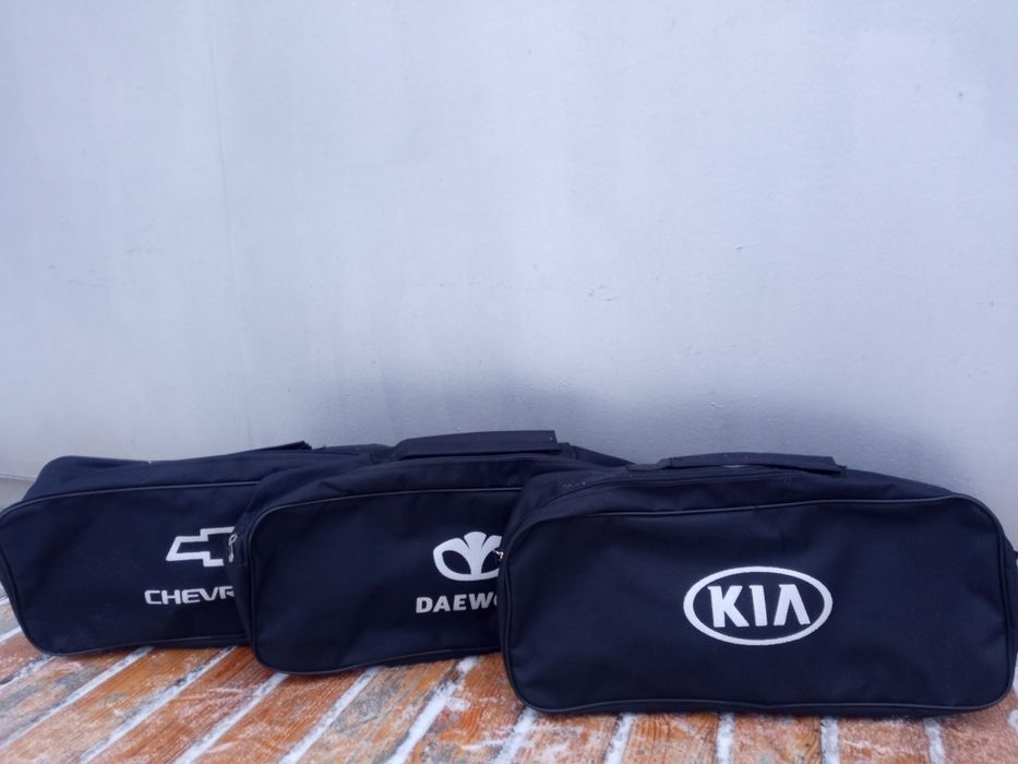 Сумка-органайзер в авто з логотипом.