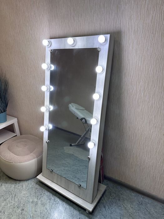 Зеркало с подсветкой в полный рост для дома или салона