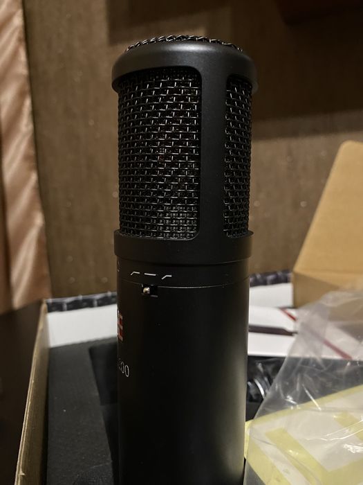 Студийный микрофон sE Electronics 2200