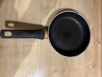 Mała patelnia tefal