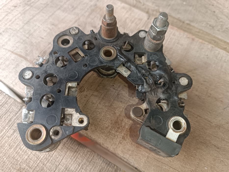 На запчастини Генератор ВАЗ 2110 Елтра 5102.3771 80А