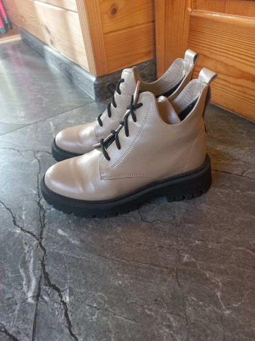 Жіночі демисезонні черевики 37 розмір