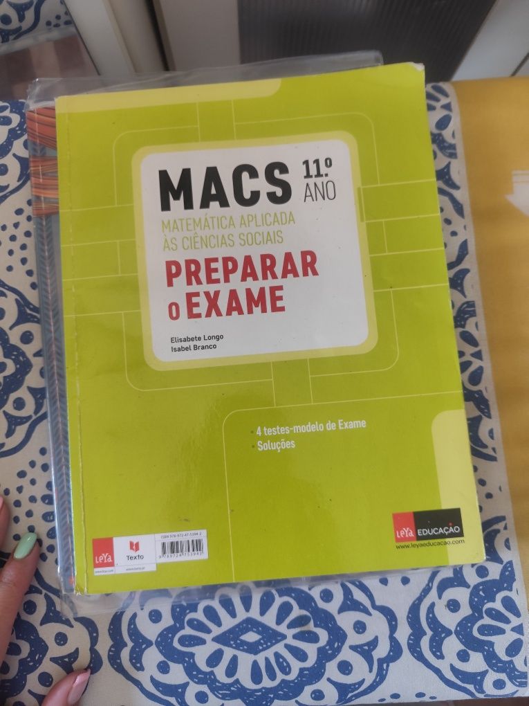 Caderno atividades MACS 11ano