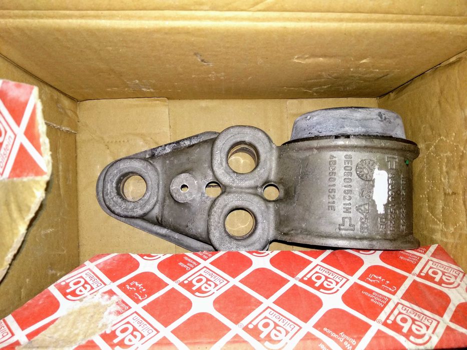 Par de Buxas Esq e dir traseira Volkswagen Passat Variant