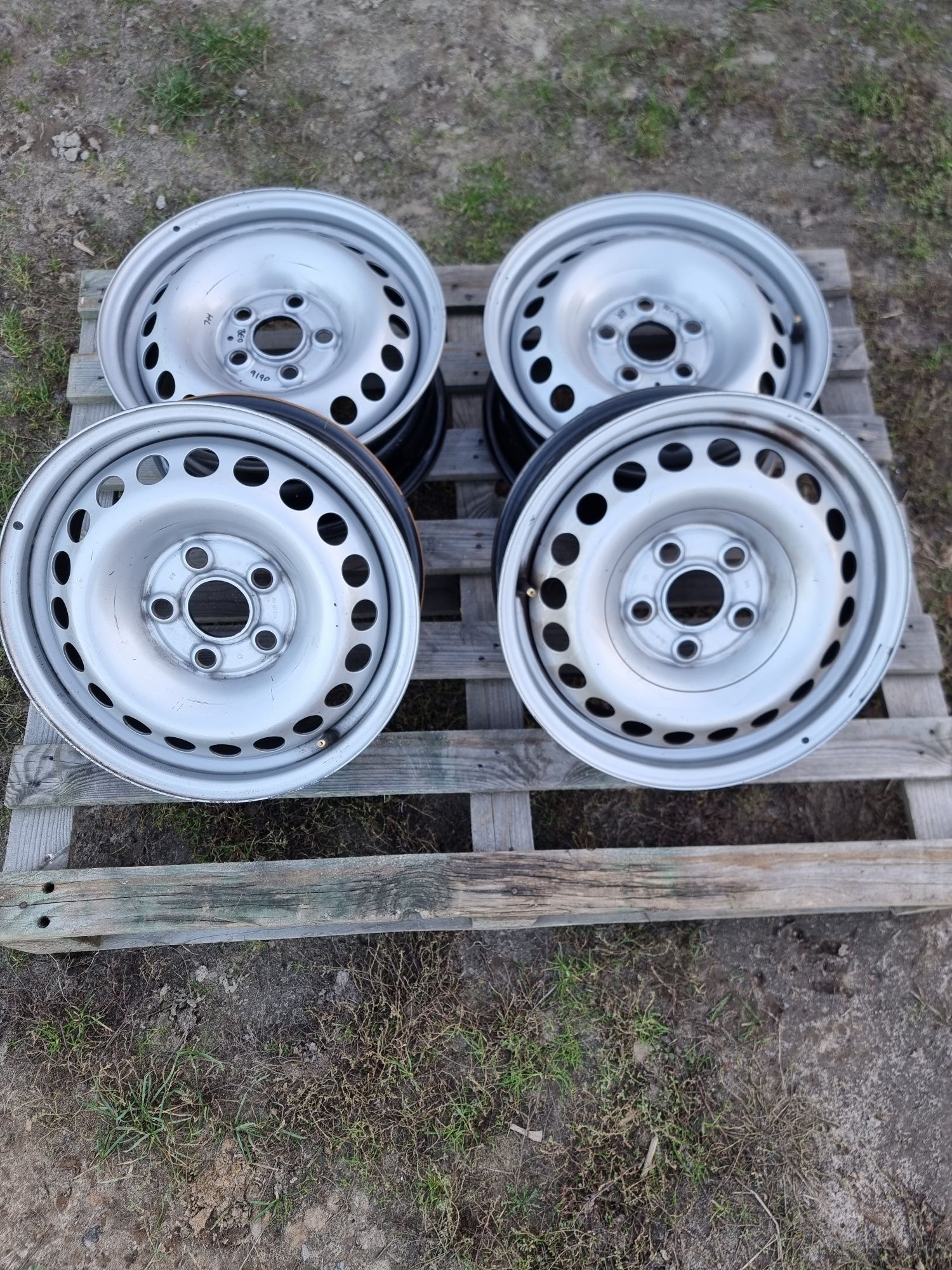 4x Felgi stalowe wzmacniane oryginalne Vw T5,T6 5x120 16"