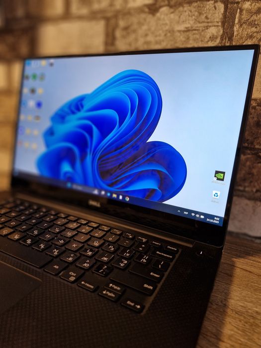 Dell XPS 15.6 4K i5-7300HQ  20 RAM 256 SSD GTX 1050. Сенсорний екран!