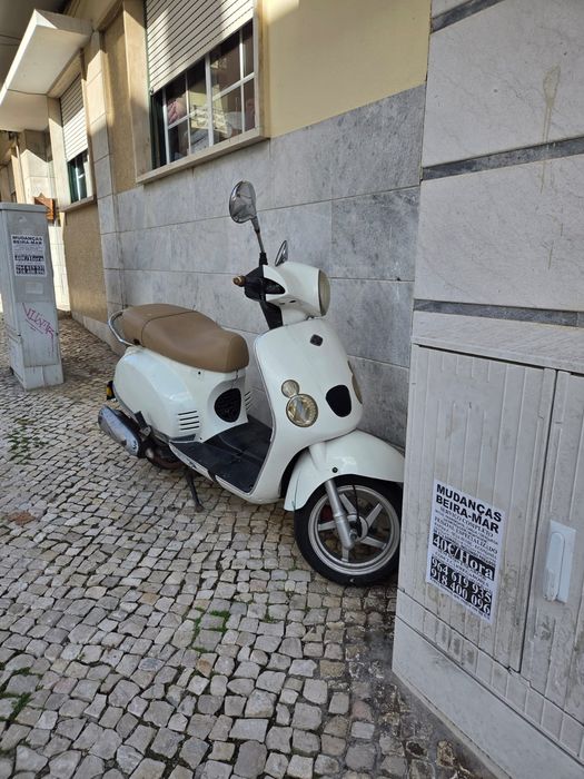 Mota acelera pneus novos