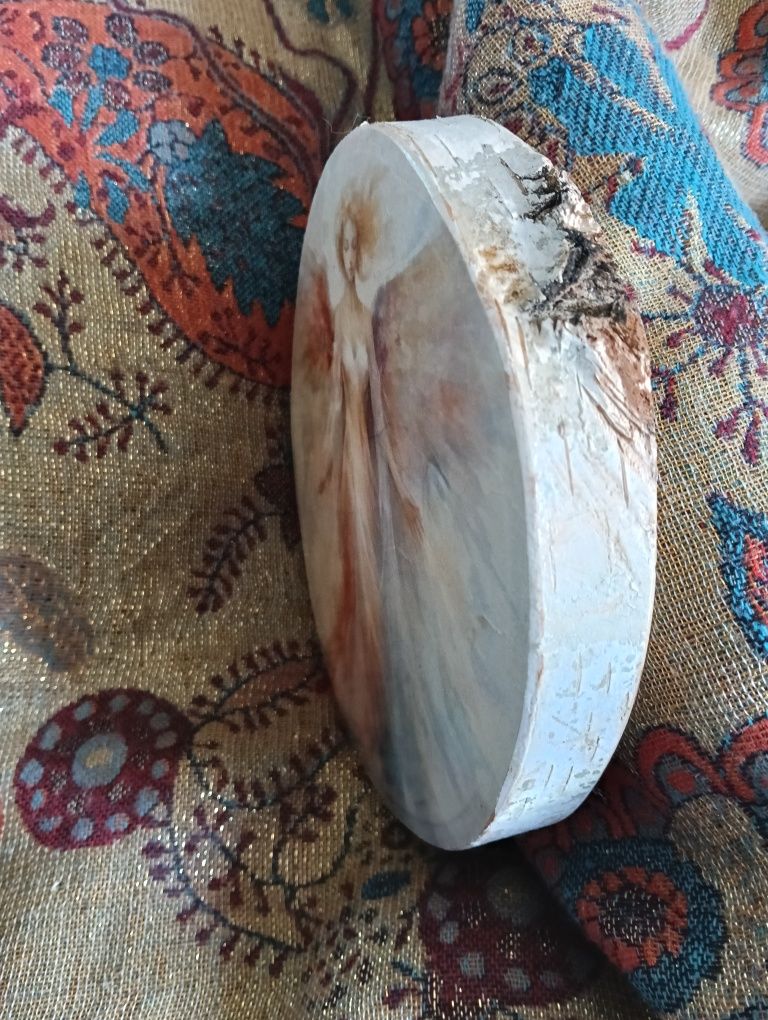 Anioł. Decoupage na drewnie brzozowym.