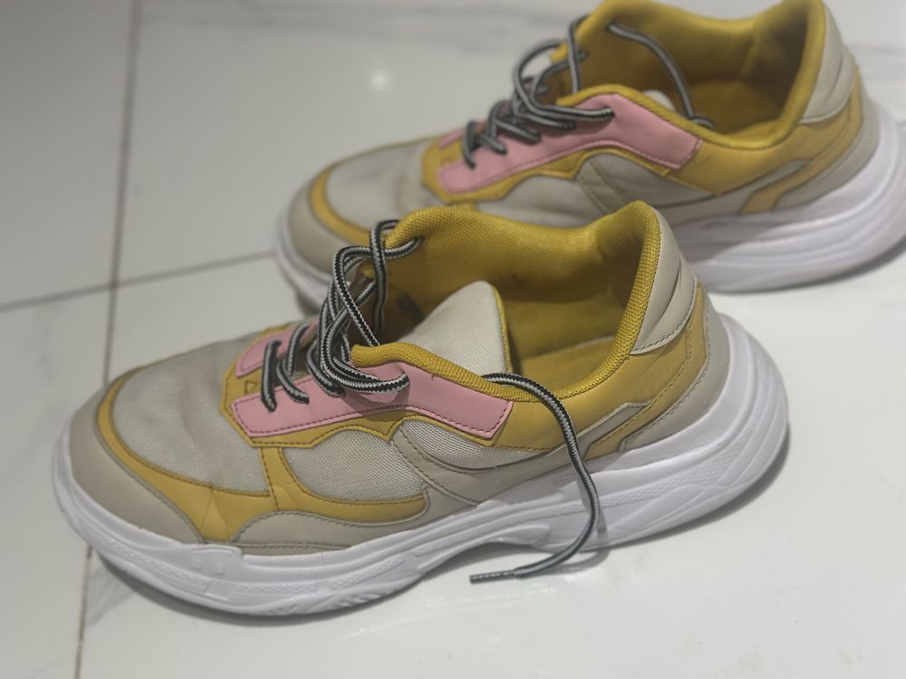 Sprzedam buty 42