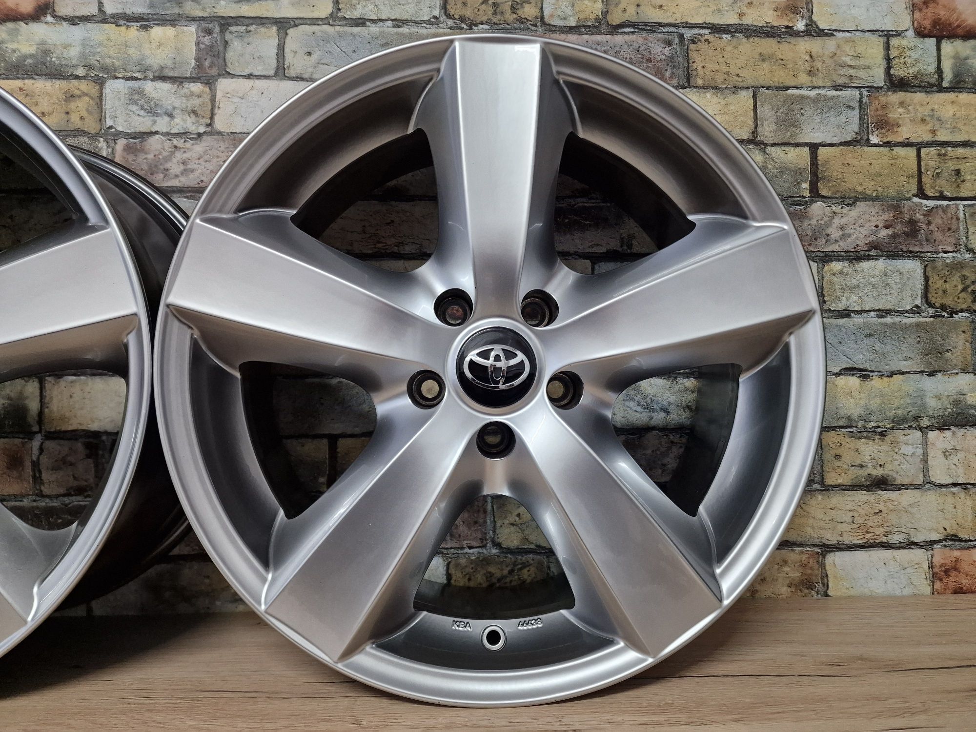 Felgi Aluminiowe 18' 5x114,3 TOYOTA C-HR bZ4X Mirai Prius RAV-4