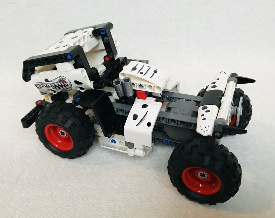 Конструктор Lego Technic 42150 Monster Jam Monster Mutt Dalmatian