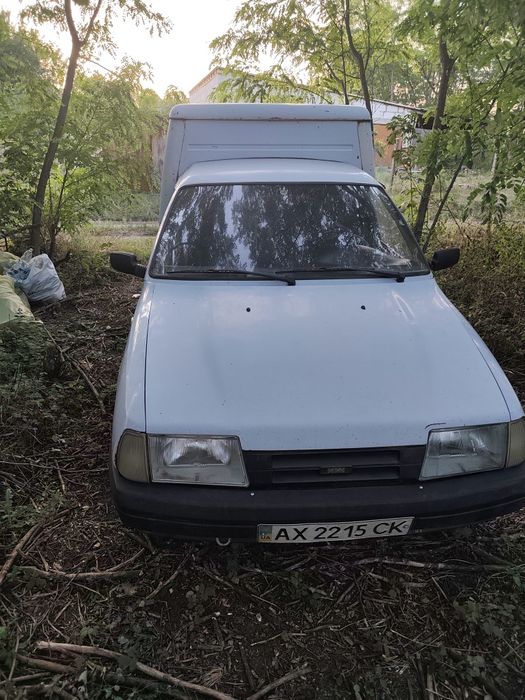 Продам Иж Оду с двигателем 2106