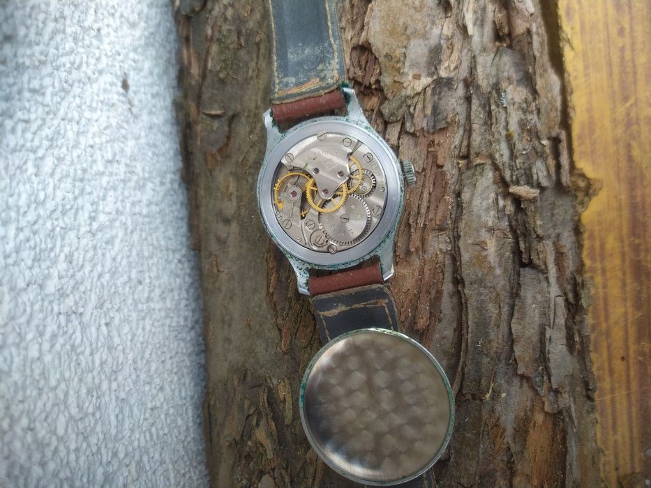 Zegarek mechaniczny pabieda