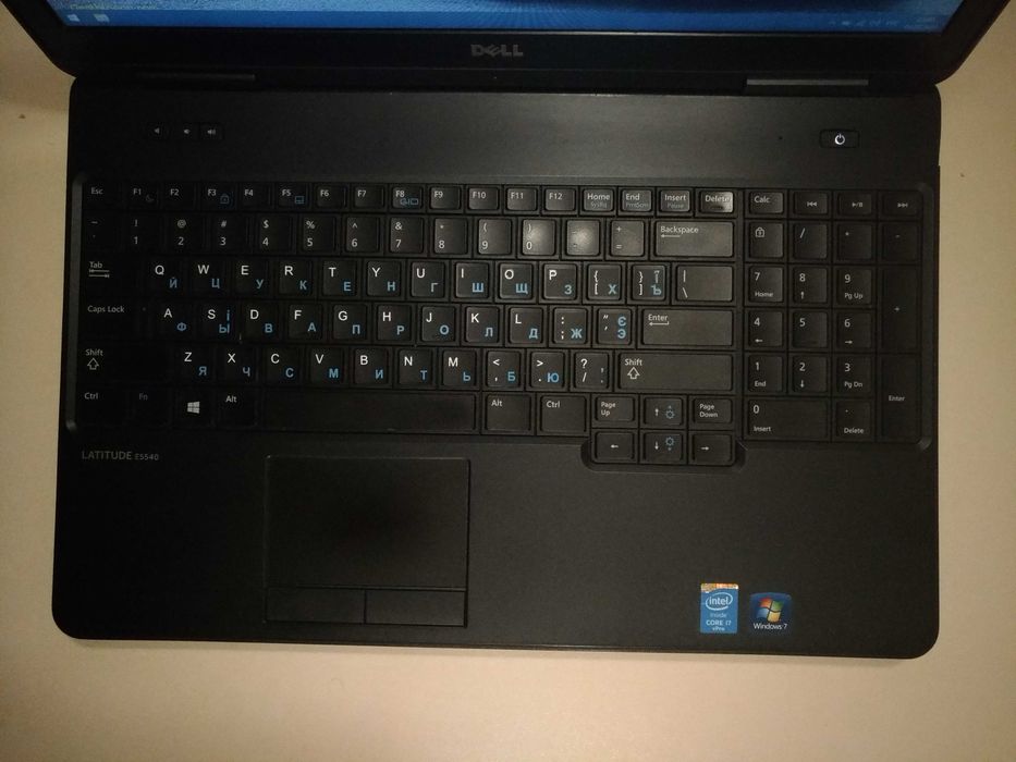 Ігровий ноутбук DELL》i7》SSD》2 відеокарти》FULL HD екран》Нова батарея