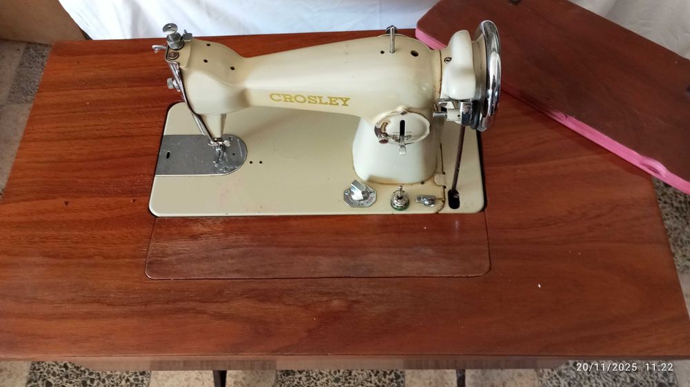 Máquina de costura Crosley