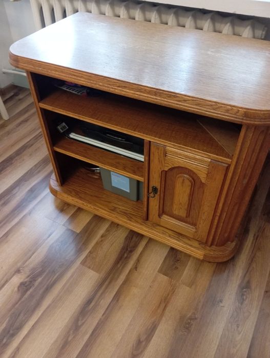 Stolik pod telewizor