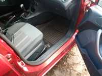 Uszczelka drzwi prawe przednie Ford Fiesta Mk 7