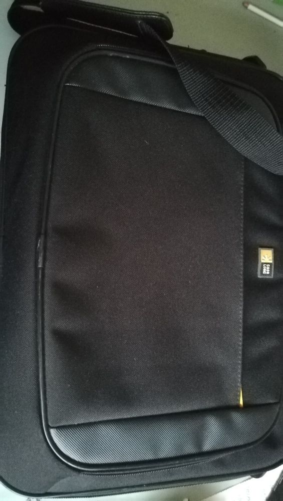 Mala / pasta, Case Logic em preto