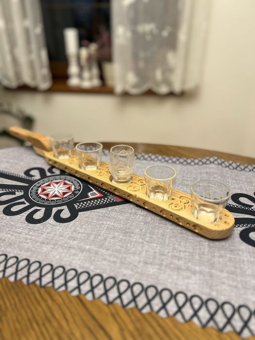 Tacka na kieliszki góralska, ręcznie robiona, drewniana ozdoba