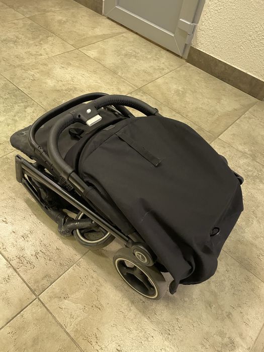 Коляска дитяча  чорна cubex