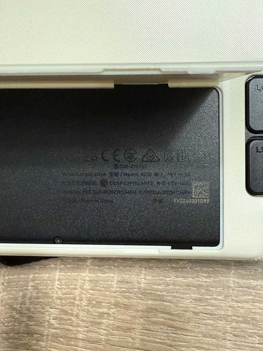 Steam deck OLED 512GB+256 SSD (stan bdb) + słuchawki bt + dock stacja