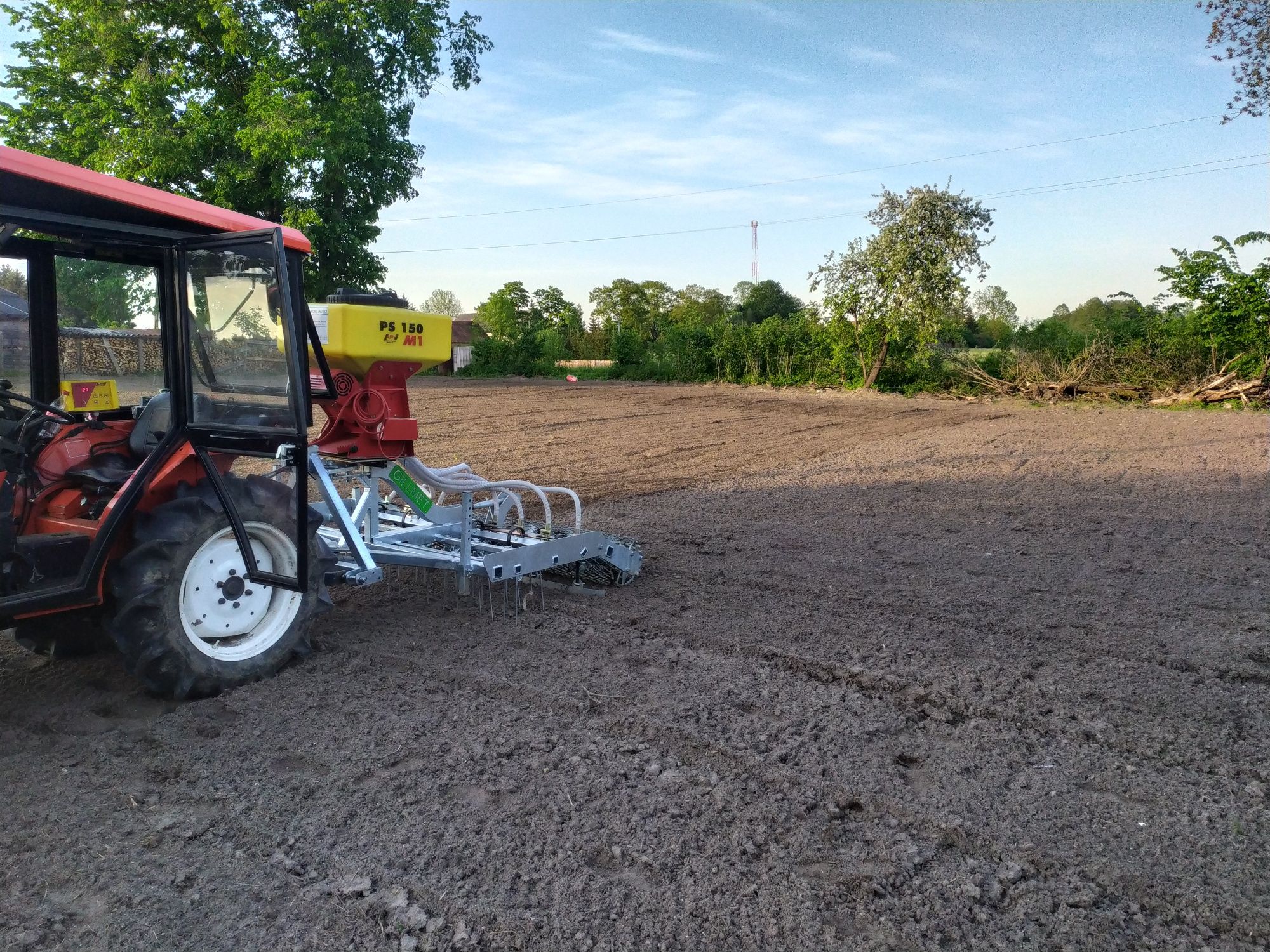 Siew trawy, zakładanie trawników, łąk kwietnych