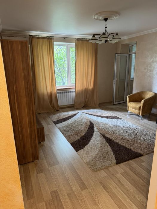 Сдам 1-о комнатную квартиру в центре