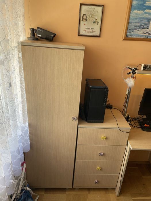 Sprzedam regał robiony na zamowienie