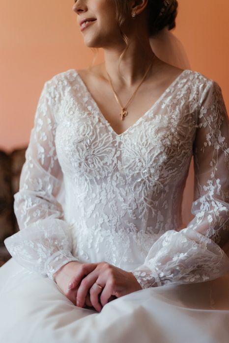 Продам весільну сукню