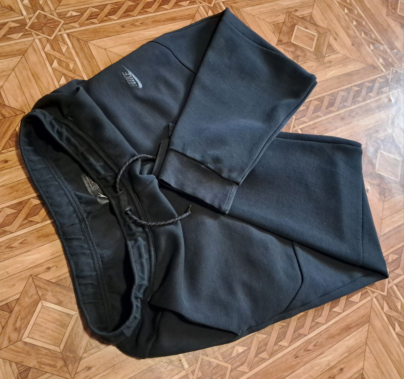 Спортивные Штаны Nike Tech Fleece" L Original" В отличном состоянии.