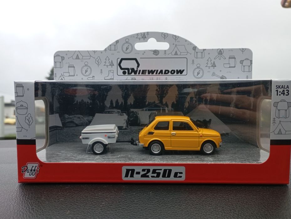 Model Niewiadów Fiat 126p i przyczepa n-250c