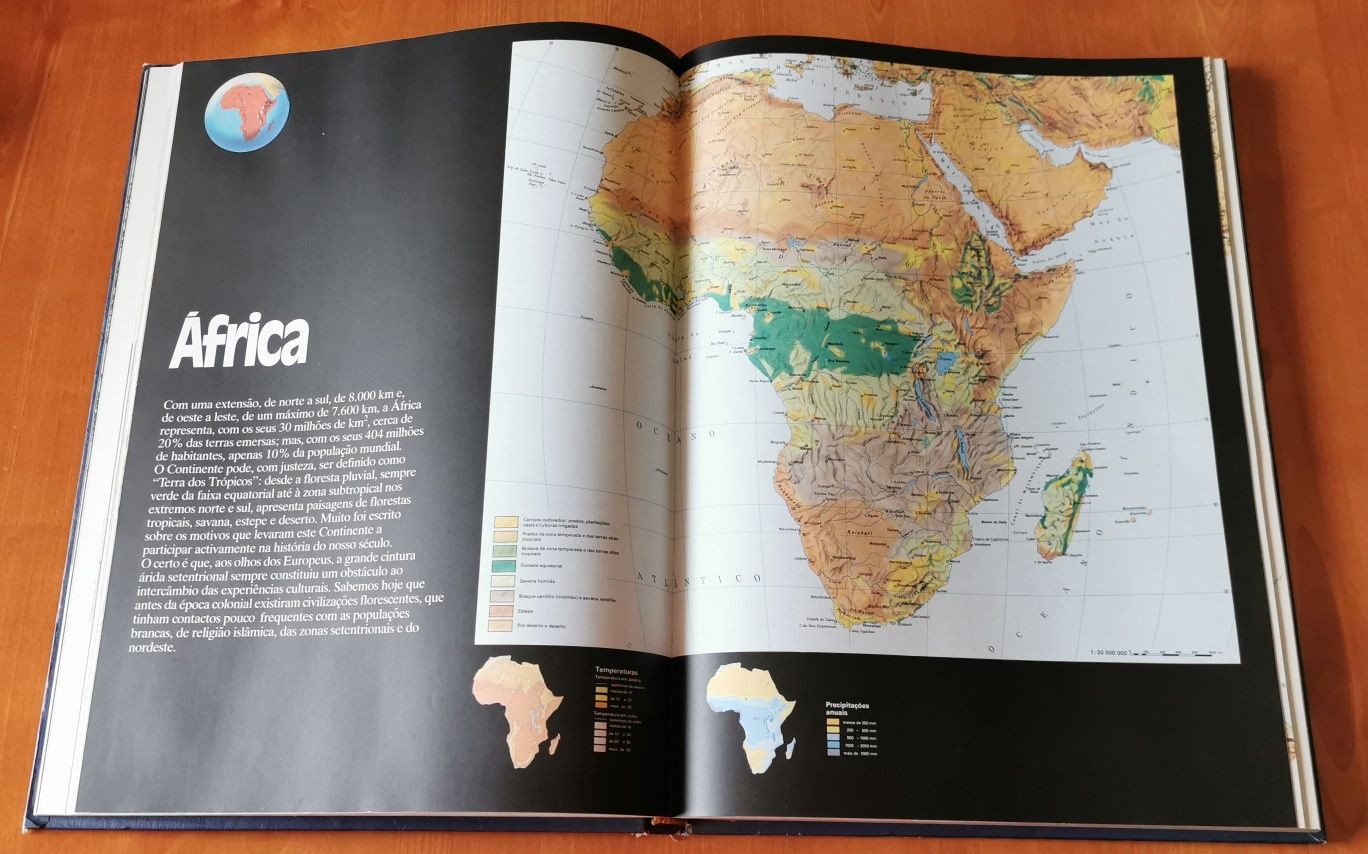 Livro "Atlas Universal Círculo"