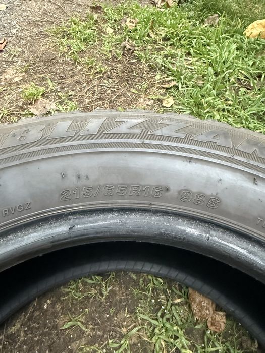 Зимові шини 215/65 r16 Bridgestone