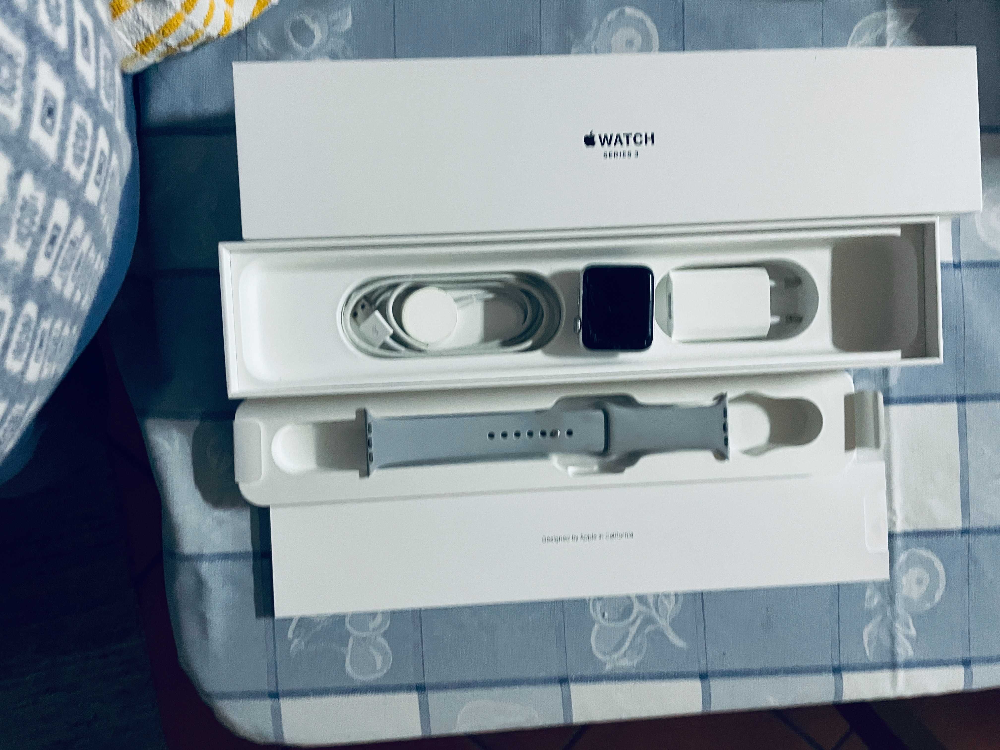 SmartWatch Apple série 3 42mm com ecran partido