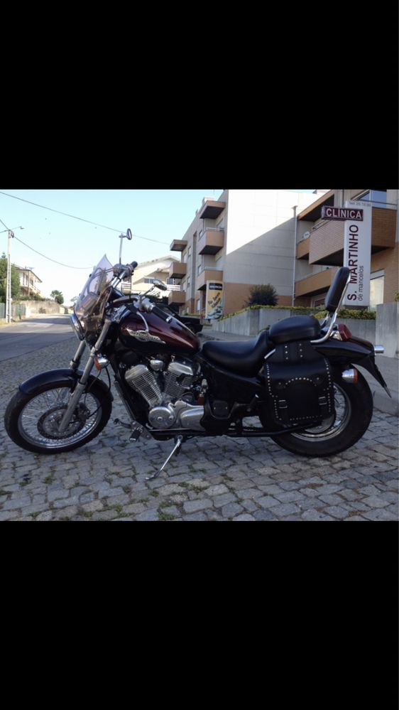 Honda Shadow vt 600 cc (pré-clássica)