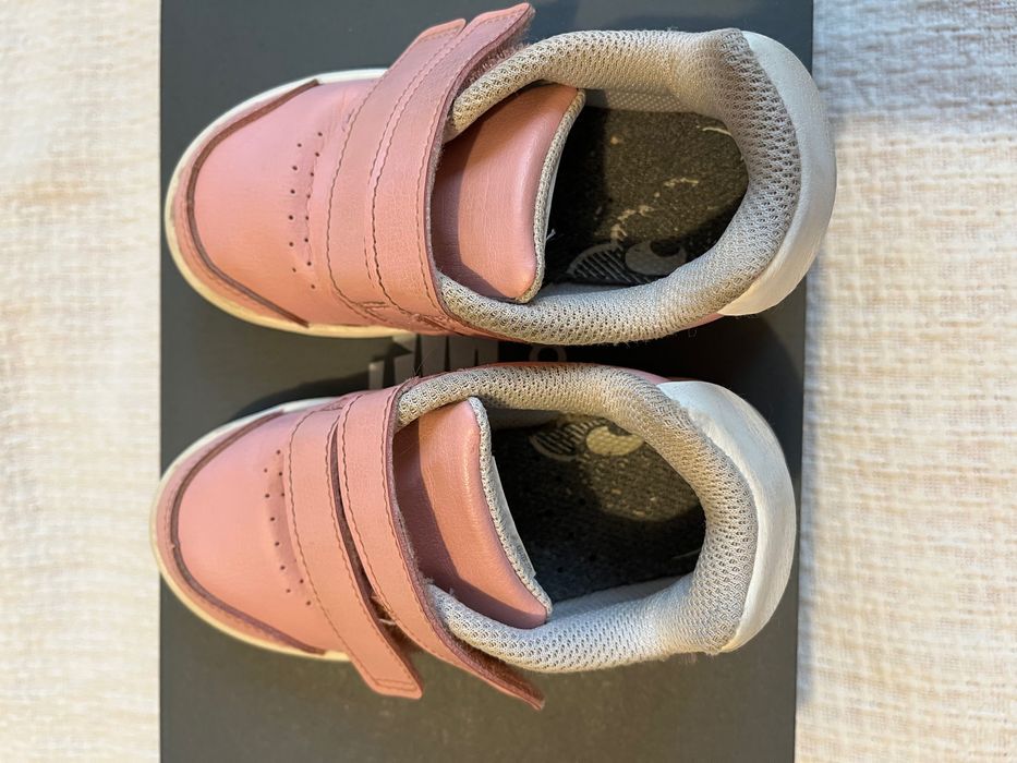 Buty dla dziewczynki Decathlon, r 25