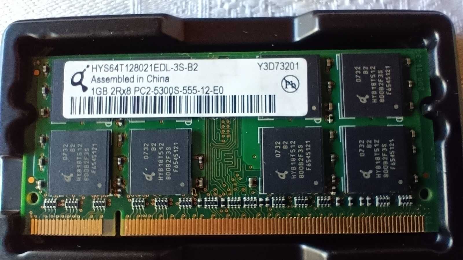 2 x Memoria 1GB 2Rx8 PC2 - 5300S - 555 - 12