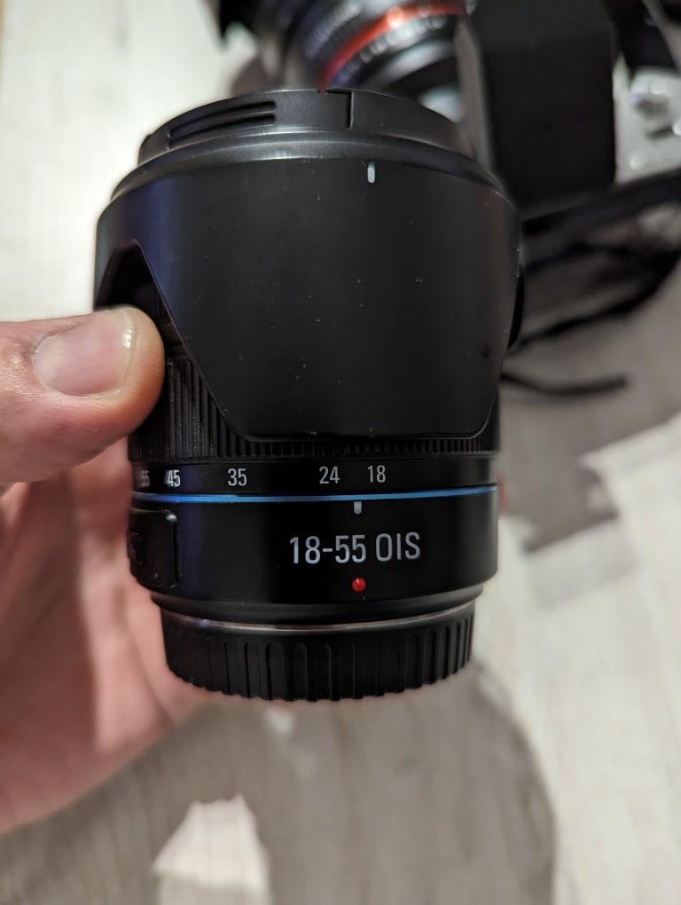 Samsung nx 300 + 2x obiekyw+ 2x lampa + karta