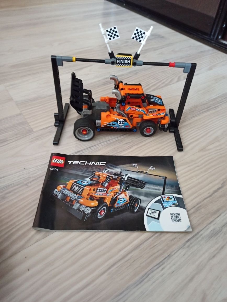 LEGO Technic 42104 Гоночна вантажівка 2 в 1 , оригінал