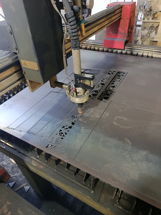 Wypalanie otworów w Profilach CNC