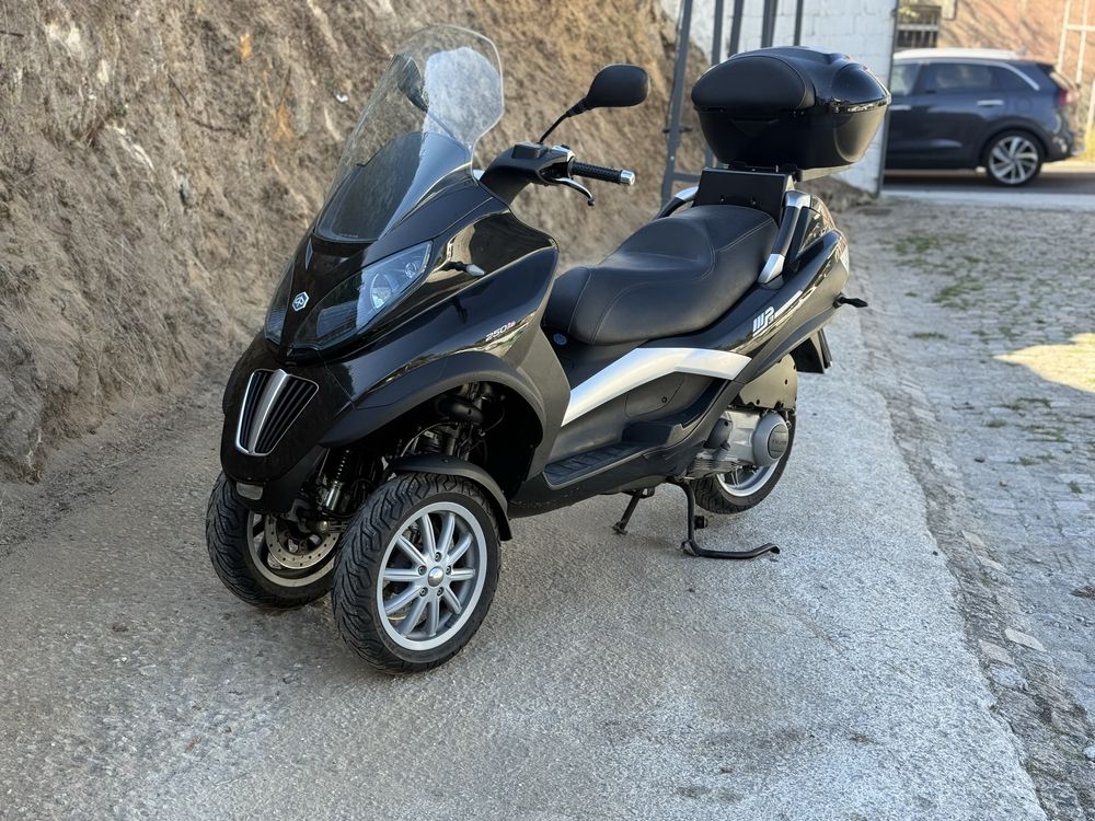 Triciclo 250 I E COMO NOVO