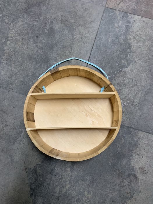 Prateleira redonda para quarto criança