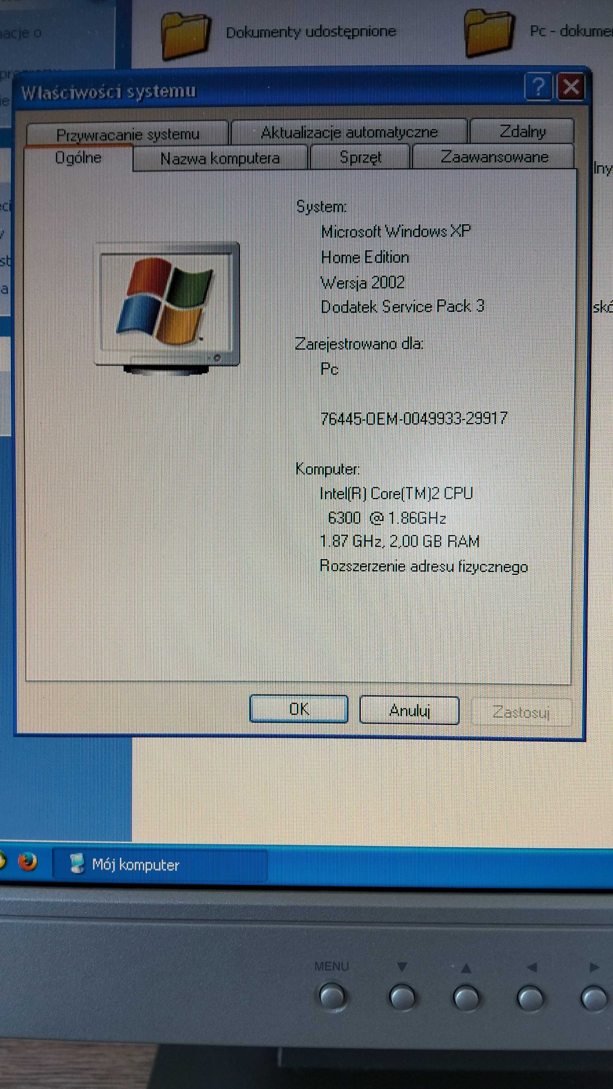 Komputer stacjonarny z monitorem, klawiatura, mysz komplet.