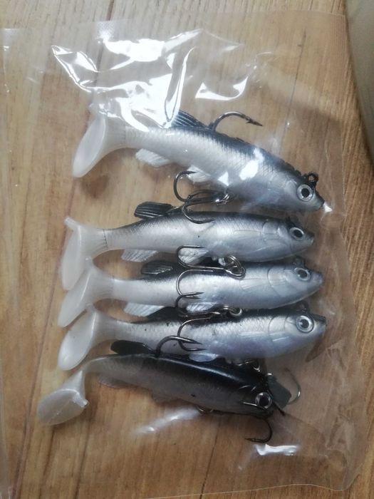 przynęty nowe spławiki haczyki ciężarki spinning raczki wobler