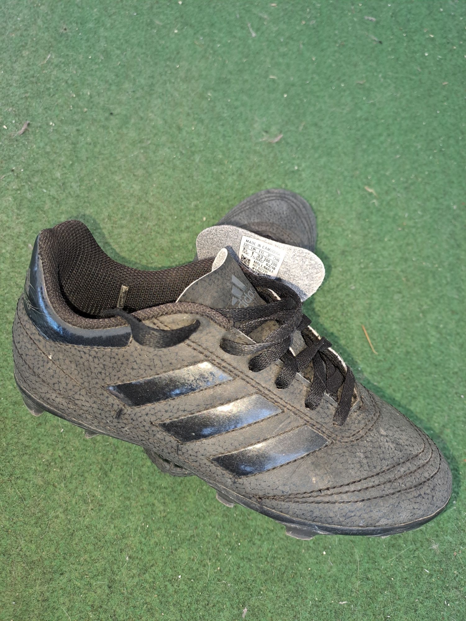 Chuteiras Adidas  n 33